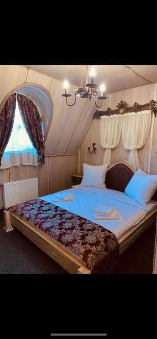 Отель Готельно-ресторанний комплекс «Галицький замок» Тернополь Большой двухместный номер с 1 кроватью или 2 отдельными кроватями-7